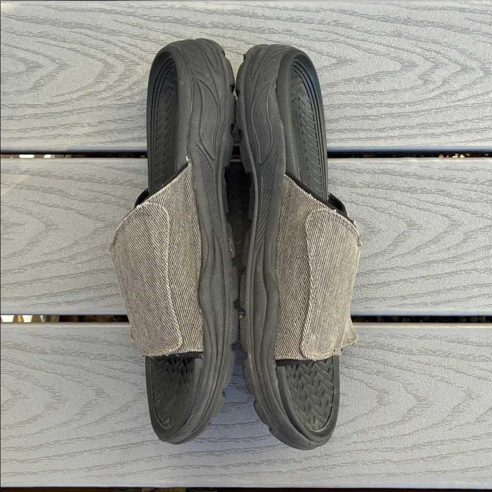 Skechers Men’s Arch Fit Motley Revelo Sandal Black & Gray Size 11